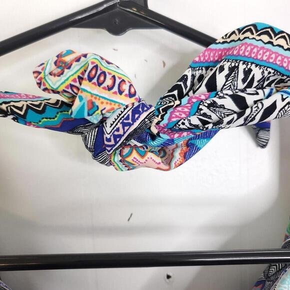 Liz Claiborne Swim Top Womens 12 Padded Triangle Colorful Aztec Tie Halter - Picture 3 of 9
